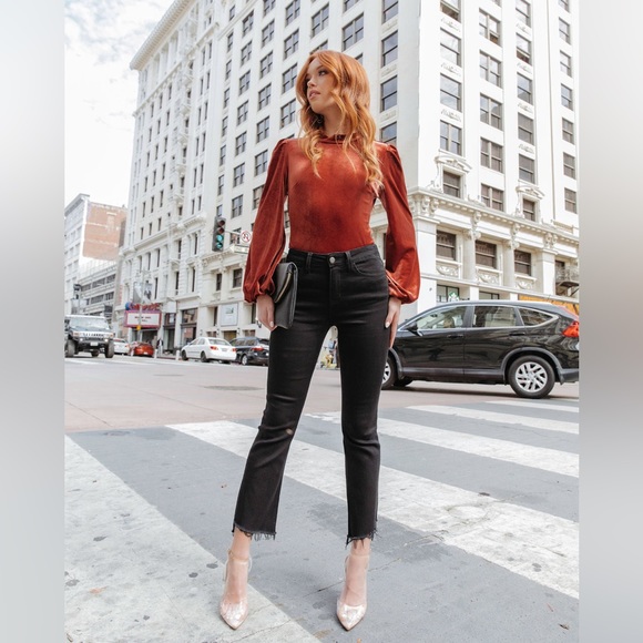 Vici Levels of Kindness Velvet Top in Rust M Sexy Fall Fashion Trend
Never Worn - Picture 3 of 8